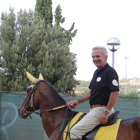 Un Petit Paradis בית חווה