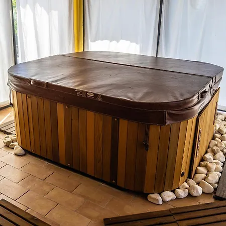 Un Petit Paradis בית חווה