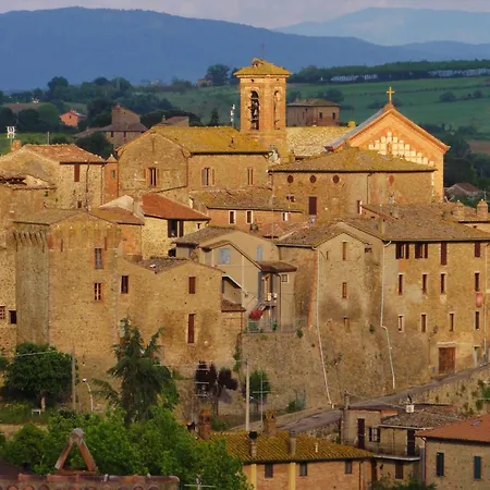Un Petit Paradis ファームステイ Castiglione della Valle